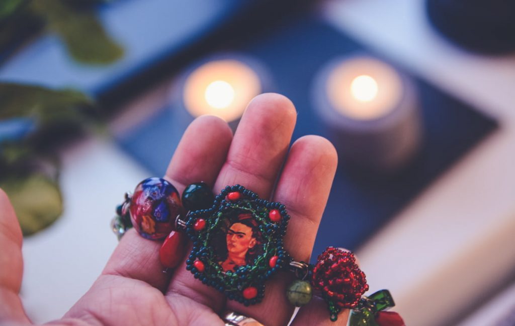 frida-kahlo-amulett-2