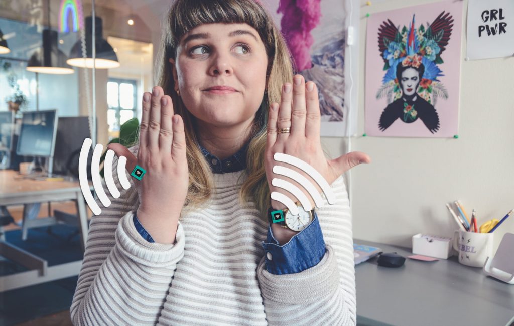 hur-funkar-nfc-chip-i-handen-3-red